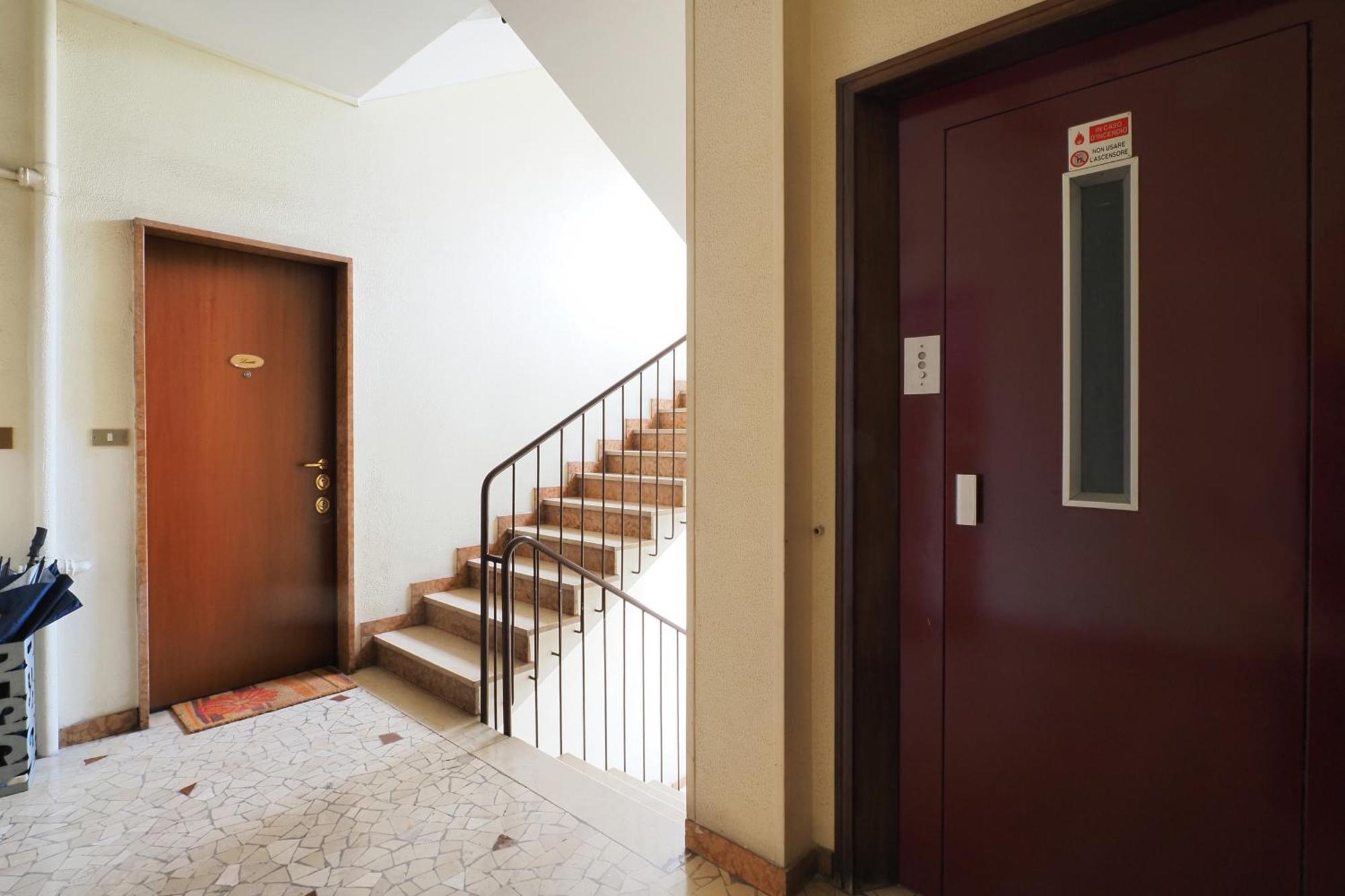 Apartamento Primopiano - Albani Milán Exterior foto